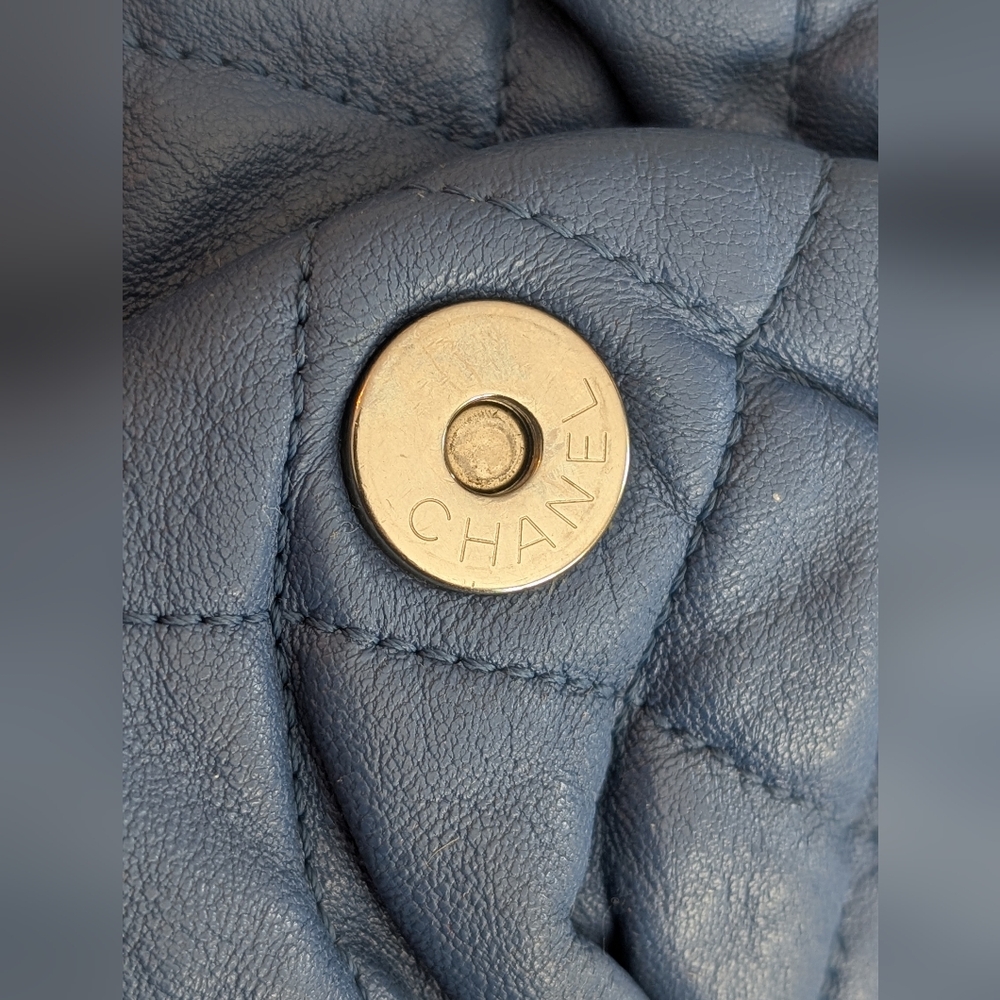 Chanel Blue Quilted Leather Chain Bag - Picture 8 of 16